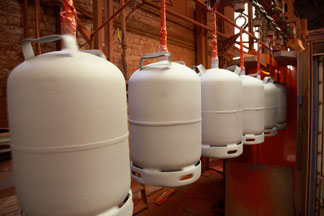 Butane gas cylinder refurbishment process